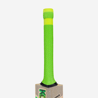 KAHUNA PRO 1.1 PLAYERS SELECT JUNIOR CRICKET BAT