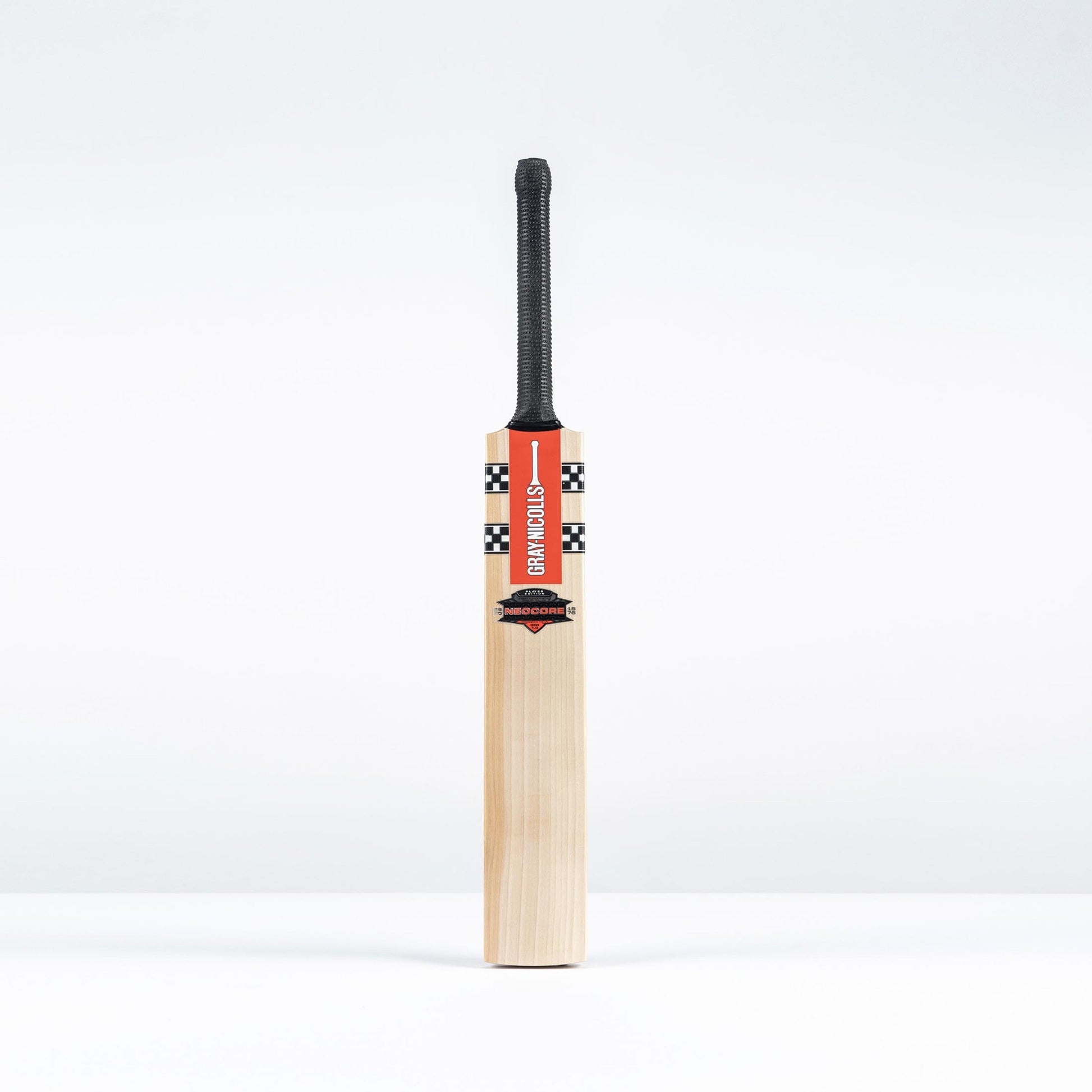 NEOCORE 500 Black Junior Cricket Bat
